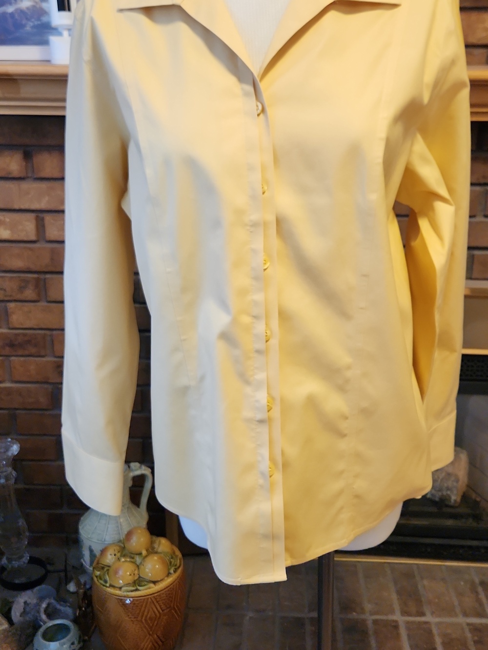 Chico's Soft Buttercup Yellow Button-Front Shirt No Iron 100% Cotton Size Large - Picture 2 of 11